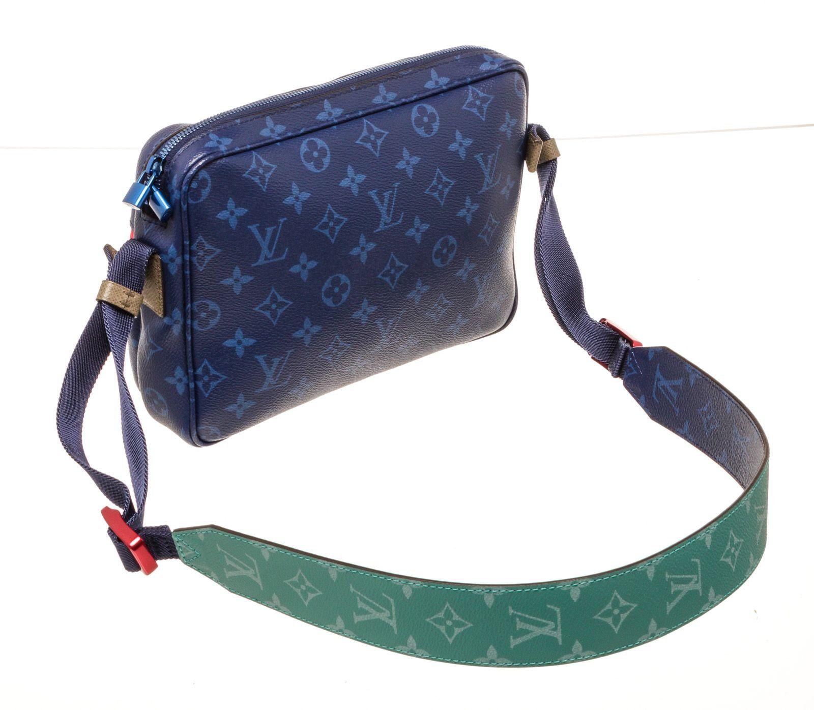 Louis Vuitton Lime Outdoor Messenger Bag - AWC1655 – LuxuryPromise