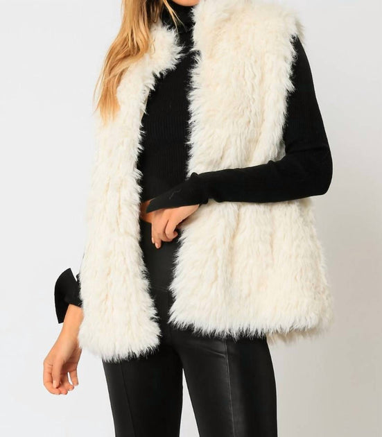 Olivaceous Dee Faux Fur Vest in Ivory | Shop Premium Outlets